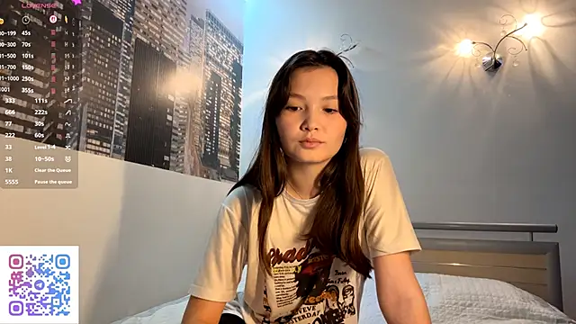 KiraVelvet online show from September 28, 2025, 10:09 am