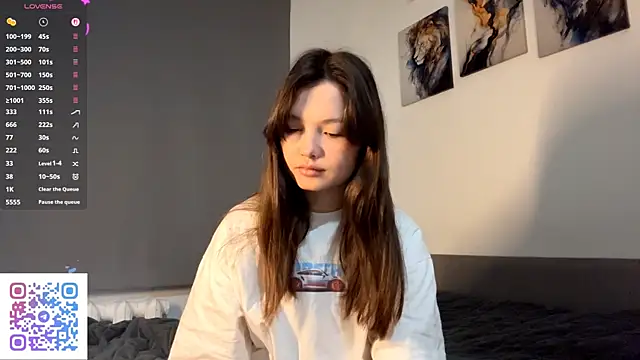 KiraVelvet online show from October 5, 2025, 2:15 pm