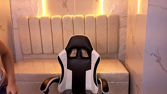 Mary Luxx TP online show from November 2, 2025, 3:20 am