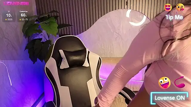 SamyKiuler TP online show from November 18, 2025, 8:35 pm