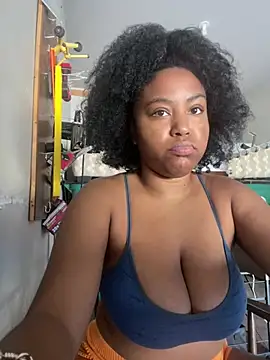 Snapshot of princesslivv chatting on July 27, 2026, 10:17 pm princesslivv online show from July 27, 2026, 10:17 pm