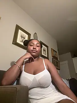 Snapshot of princesslivv chatting on August 3, 2026, 3:38 am princesslivv online show from August 3, 2026, 3:38 am
