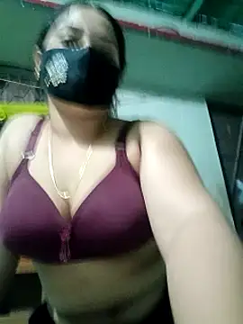 Nova Akter07 online show from October 19, 2025, 2:01 am