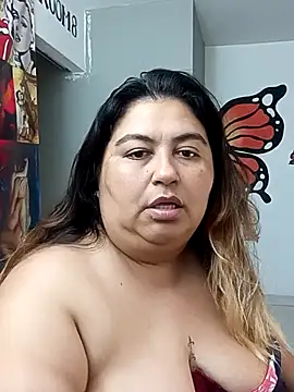 curvy diva  online show from December 5, 2025, 11:19 am