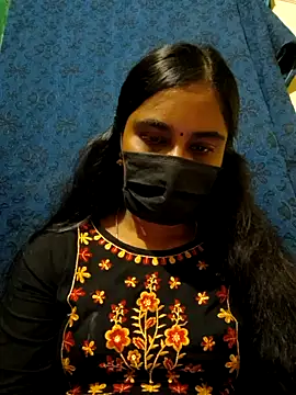 mini-queen online show from October 18, 2025, 5:14 pm