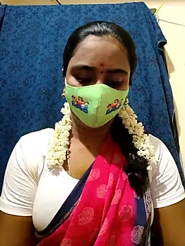 mini-queen online show from November 11, 2025, 1:22 pm