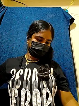 mini-queen online show from April 2, 2026, 3:53 pm