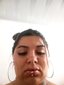 snow belle online show from October 20, 2025, 8:20 pm