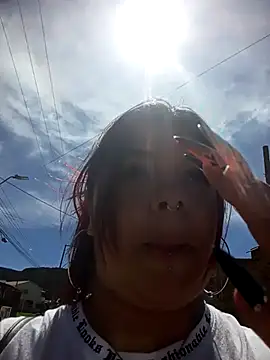 snow belle online show from November 27, 2025, 3:14 pm