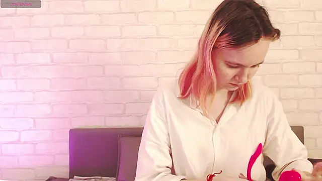 Ericha Stone online show from March 25, 2026, 1:22 am