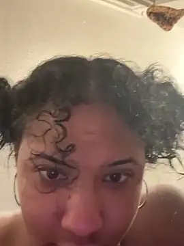 StylishEchium online show from April 2, 2026, 9:56 pm