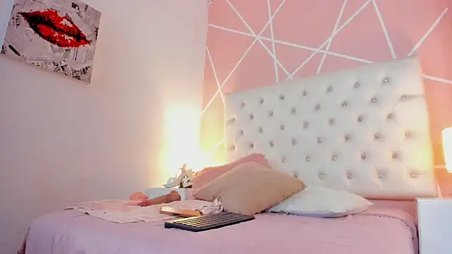 Viictoriia Lopez online show from October 1, 2025, 12:11 pm