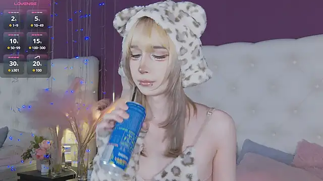 Snapshot of cutetomie chatting on February 7, 2026, 9:18 pm cutetomie online show from February 7, 2026, 9:18 pm