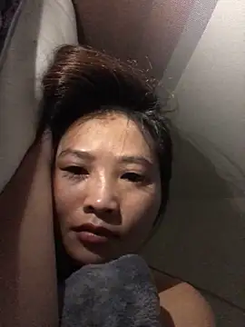 LiLy-0477 online show from October 2, 2025, 5:20 pm