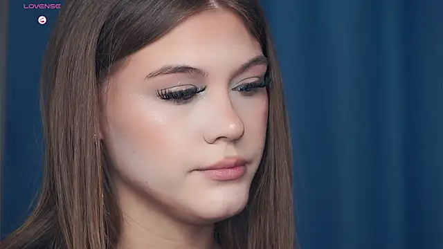 LilyHeupel online show from September 29, 2025, 6:40 am