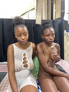 SexyPetitex25 online show from March 8, 2026, 2:04 am