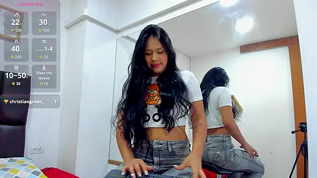 karol bustamante online show from October 17, 2025, 12:08 pm