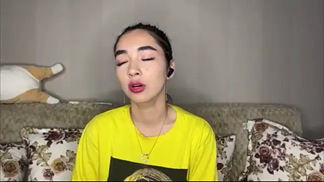 TAG MIGGI online show from September 25, 2025, 4:27 am