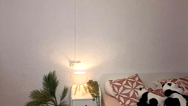 lillypanda online show from September 29, 2025, 7:08 pm