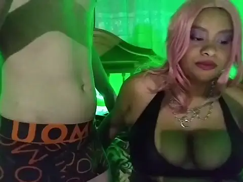 Snapshot of queencinnamon chatting on October 24, 2025, 7:05 am queencinnamon online show from October 24, 2025, 7:05 am