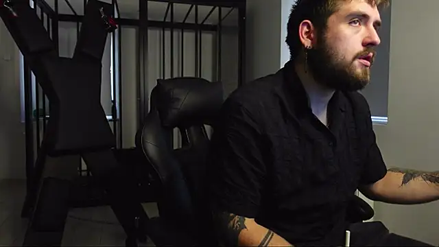 Mike Platano online show from October 18, 2025, 2:40 pm