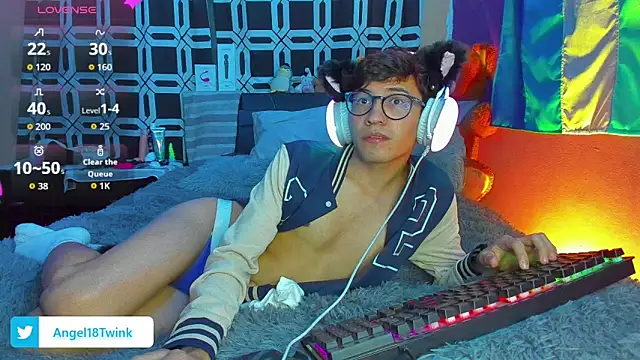 Snapshot of Lunarie_ chatting on October 2, 2025, 1:01 am Lunarie online show from October 2, 2025, 1:01 am