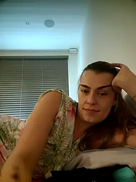 Snapshot of Carolinemiam chatting on October 2, 2025, 12:23 pm Carolinemiam online show from October 2, 2025, 12:23 pm