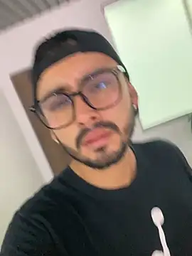 cristopher wallacee online show from October 31, 2025, 1:34 pm