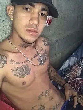 Snapshot of tattoos22 chatting on October 27, 2025, 12:20 pm tattoos22 online show from October 27, 2025, 12:20 pm