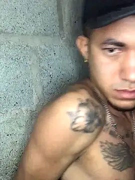 Snapshot of tattoos22 chatting on November 7, 2025, 12:38 pm tattoos22 online show from November 7, 2025, 12:38 pm