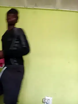 Snapshot of phumlanisanka chatting on October 2, 2025, 3:41 pm phumlanisanka online show from October 2, 2025, 3:41 pm