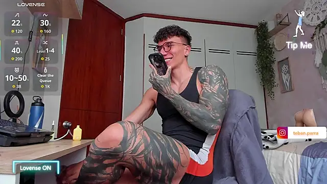 estebandi do online show from October 8, 2025, 7:11 pm