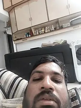 vinay smalldick online show from April 1, 2026, 1:41 pm