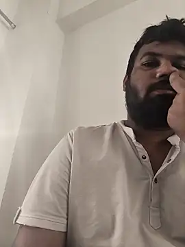 vinay smalldick online show from April 7, 2026, 1:39 am