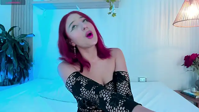 Cristalfoxy  online show from November 12, 2025, 7:35 pm