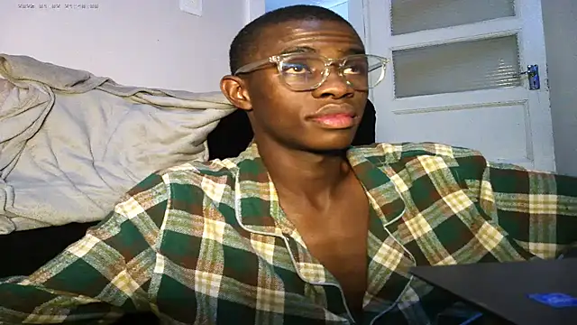 Vince Favent online show from November 3, 2025, 7:59 pm