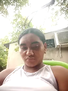 Snapshot of Lucy-Ferr chatting on October 27, 2025, 8:13 pm Lucy-Ferr online show from October 27, 2025, 8:13 pm