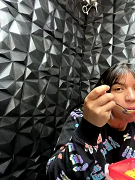 lil charme online show from September 11, 2025, 5:57 pm