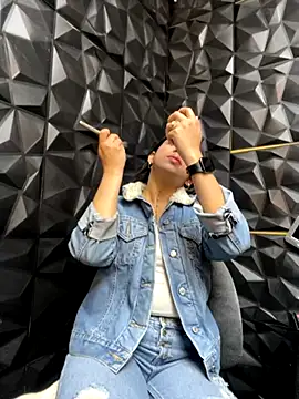 lil charme online show from September 17, 2025, 8:10 pm