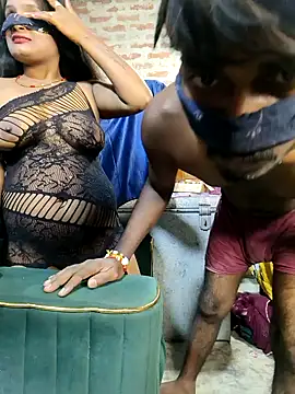 sexy-couple77 online show from October 17, 2025, 3:47 pm