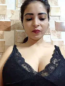 QUEEN-ADITI online show from September 16, 2025, 2:18 pm