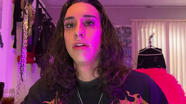 xoFrankie online show from October 10, 2025, 9:14 pm