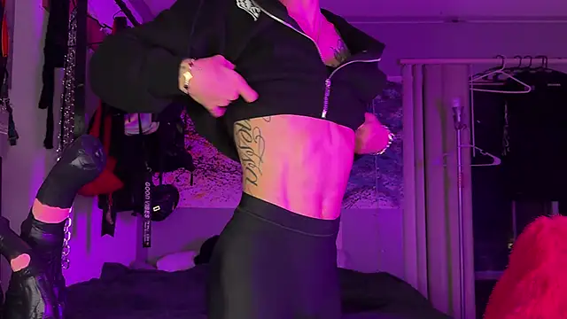 xoFrankie online show from November 8, 2025, 3:29 am