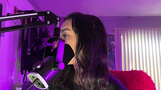 xoFrankie online show from April 12, 2026, 7:19 pm