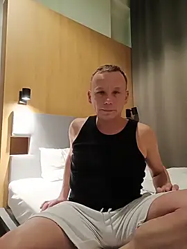 Sam molinari online show from November 18, 2025, 7:51 pm