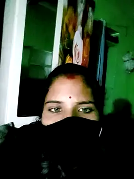 Hot reew online show from November 7, 2025, 2:28 pm