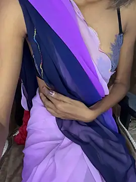 Snapshot of _Sanam_ chatting on September 12, 2025, 1:38 am Sanam online show from September 12, 2025, 1:38 am