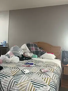 CinnaCakesss online show from October 13, 2025, 10:26 am