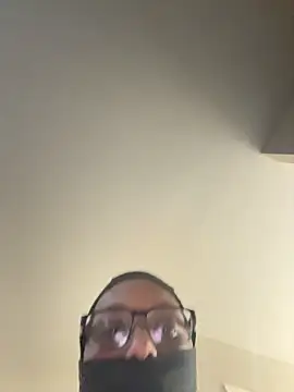 Snapshot of CinnaCakesss chatting on March 14, 2026, 3:23 am CinnaCakesss online show from March 14, 2026, 3:23 am