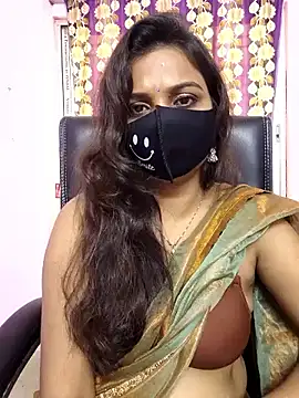 Snapshot of cutie_pei002 chatting on February 1, 2026, 7:18 am cutie pei002 online show from February 1, 2026, 7:18 am